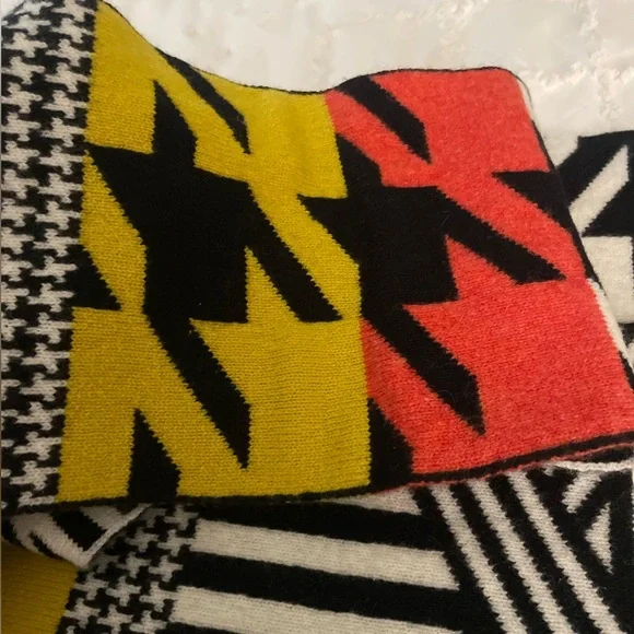 Green Thomas Merino Lambswool Scarf 🧣🤍 - Picture 6 of 11